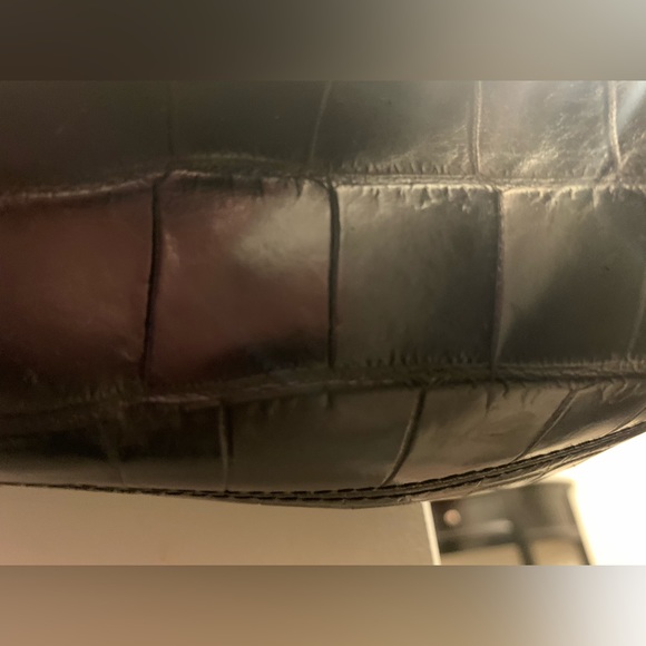 Black medium crocodile embossed dooney and bourke purse - Picture 4 of 7